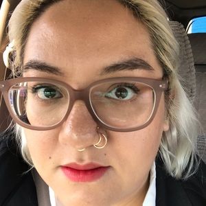 Meet your Posher, Annie